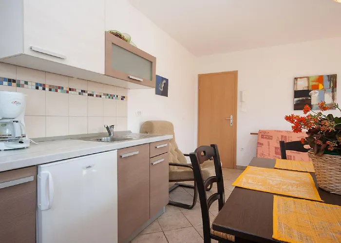 50 Meter Zum Kieselstrand